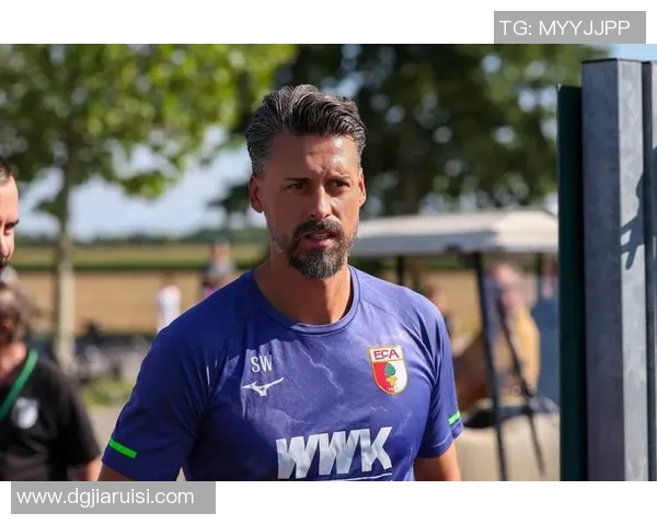 魔术队官方推特分享德国瓦格纳兄弟在赛场上的亲密合影引发球迷热议 魔术队官方推特分享德国瓦格纳兄弟在赛场上的亲密合影引发球迷热议