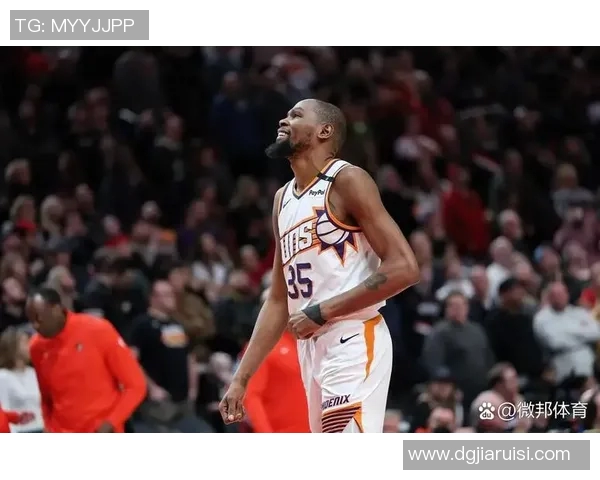 不装了!主裁坦言:未看到杜兰特喊暂停,关键判罚引赛后热议 不装了!主裁坦言:未看到杜兰特喊暂停,关键判罚引赛后热议