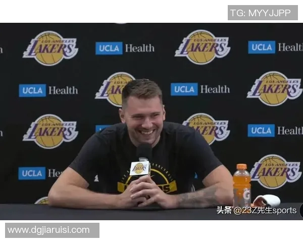 湖人输球后,东契奇确认伤情,雷迪克提出要求,里夫斯也很坦诚 湖人输球后,东契奇确认伤情,雷迪克提出要求,里夫斯也很坦诚