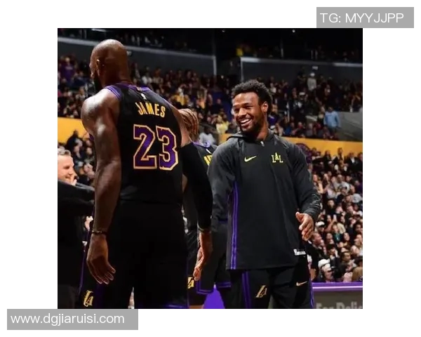 南湾湖人大胜送勇士6战全败:布朗尼15+8 蒂耶罗19分空接隔扣