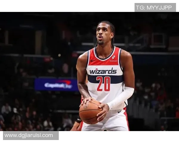 攻防亮眼！萨尔半场11投5中拿到13分9篮板1助攻3封盖 没有失误